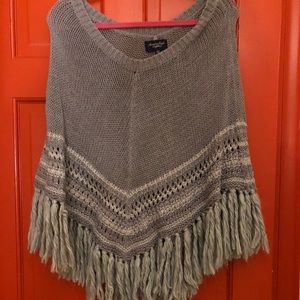 AMERICAN EAGLE: Knitted Poncho